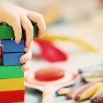 Comment choisir le parfait jouet à offrir à votre fille ?